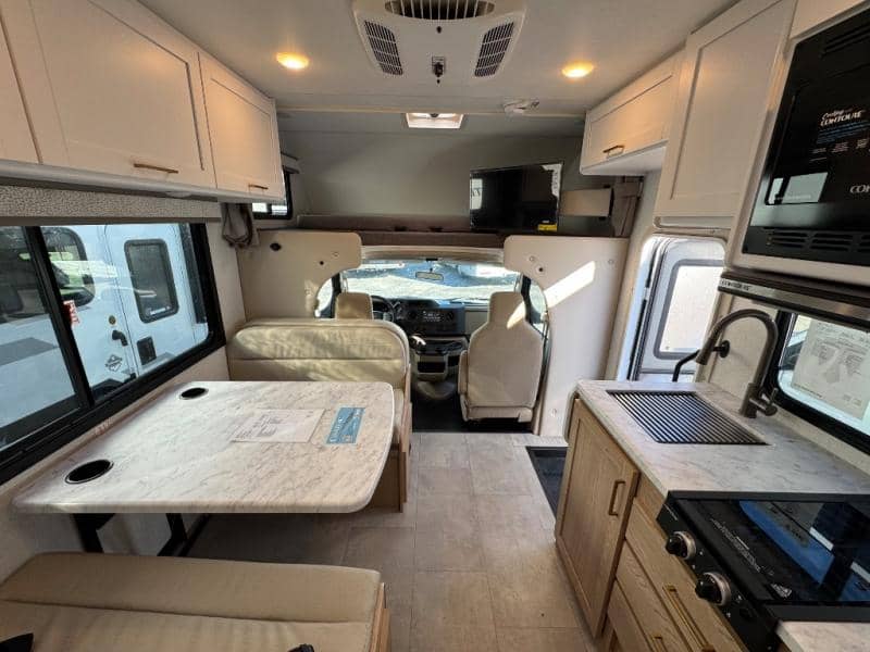 2026 Thor Motor Coach 2026 Thor Motor Coach Chateau - thumbnail 9