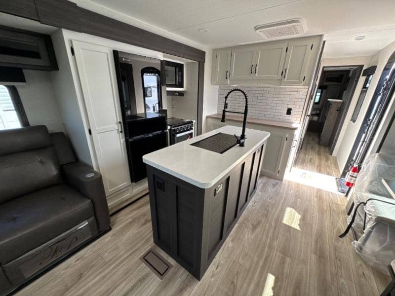 2026 Venture RV 2026 Venture RV SportTrek Touring Edition - thumbnail 12