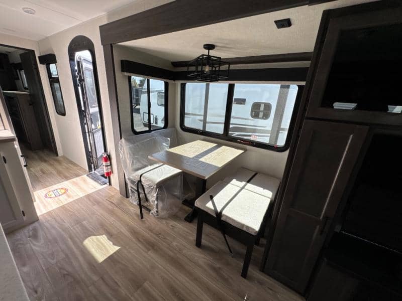 2026 Venture RV 2026 Venture RV SportTrek Touring Edition - thumbnail 20