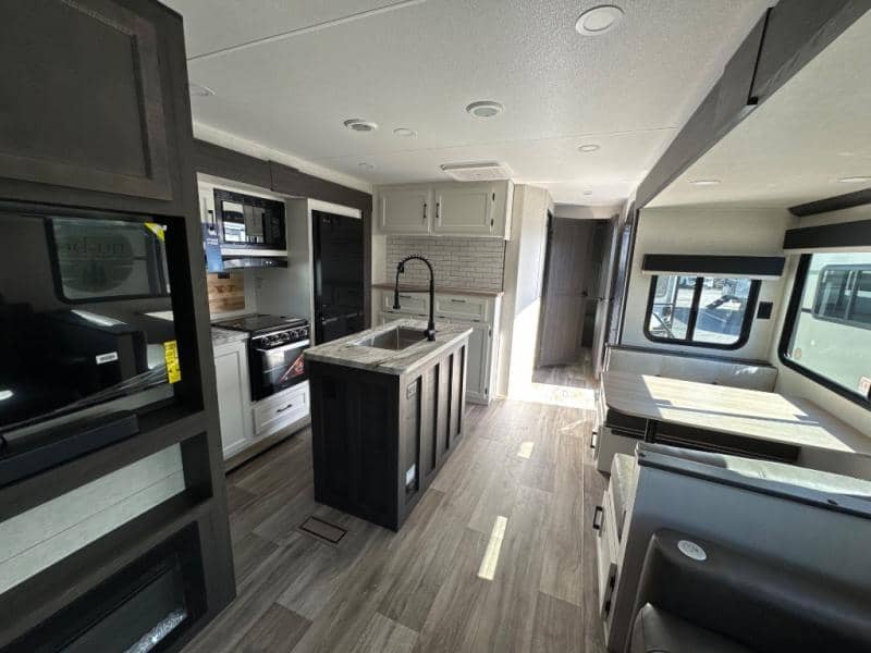 2026 Venture RV 2026 Venture RV SportTrek - thumbnail 11