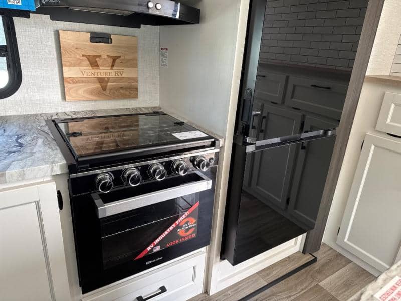 2026 Venture RV 2026 Venture RV SportTrek - thumbnail 13