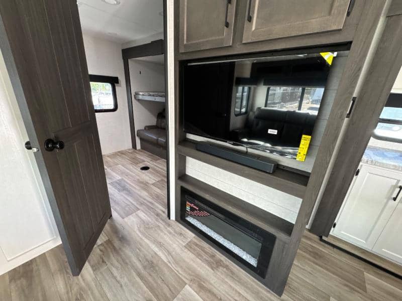 2026 Venture RV 2026 Venture RV SportTrek - thumbnail 23