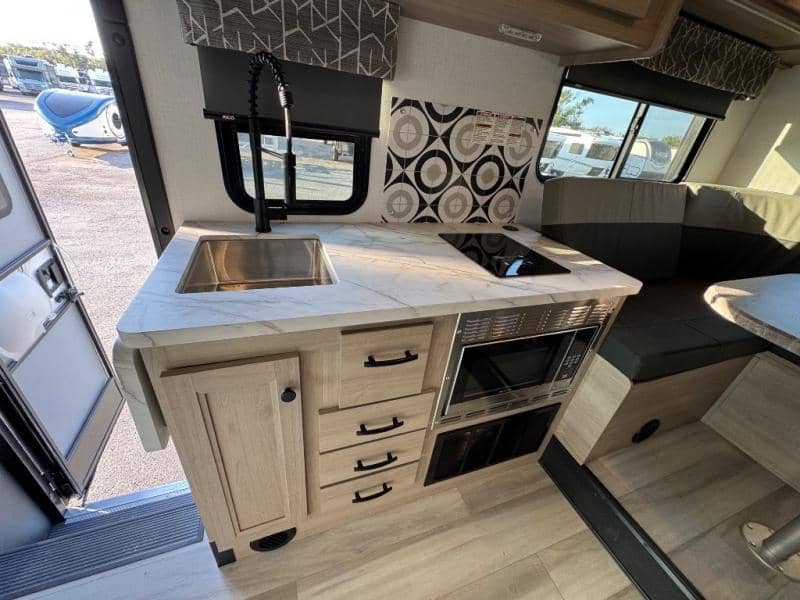 2026 Forest River 2026 Forest River Sunseeker - thumbnail 14