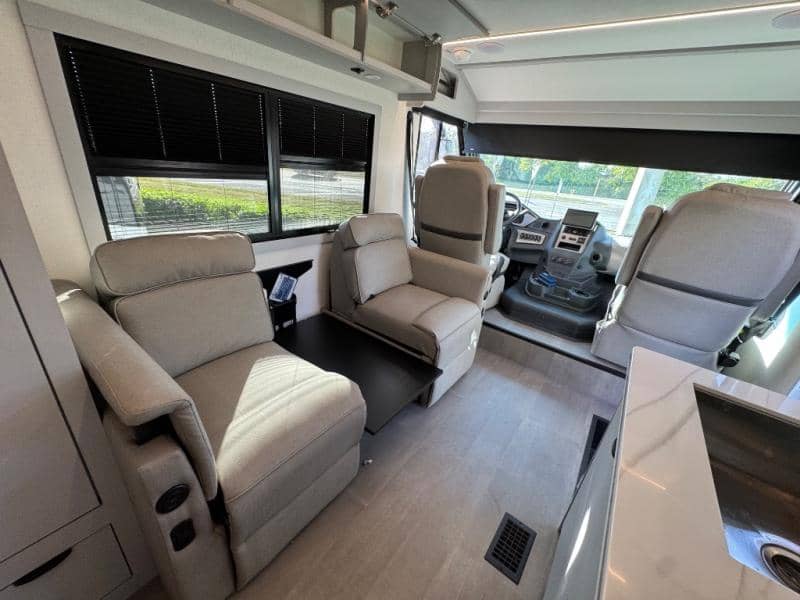 2026 Coachmen 2026 Coachmen Euro - thumbnail 16