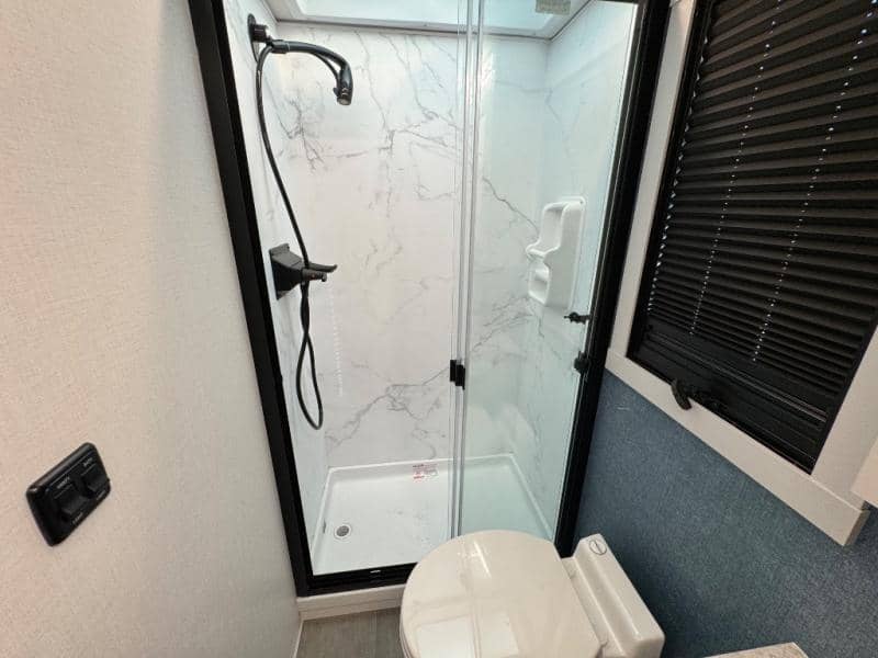 2026 Coachmen 2026 Coachmen Euro - thumbnail 23