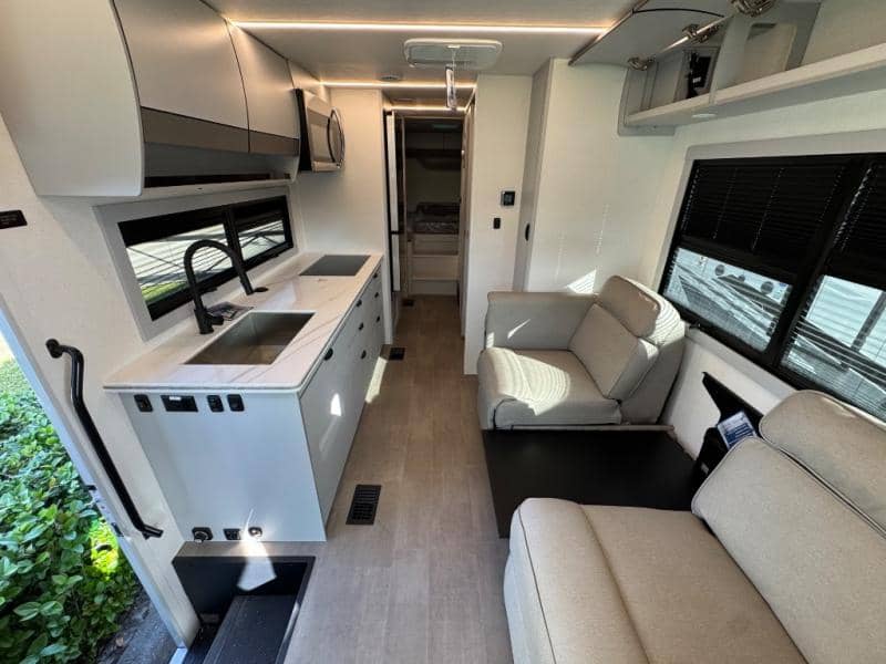 2026 Coachmen 2026 Coachmen Euro - thumbnail 8