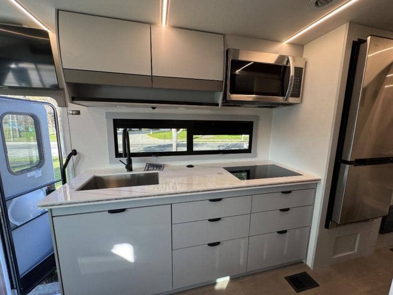 2026 Coachmen 2026 Coachmen Euro - thumbnail 10