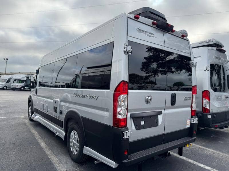 2026 Pleasure-Way 2026 Pleasure-Way Lexor - thumbnail 4