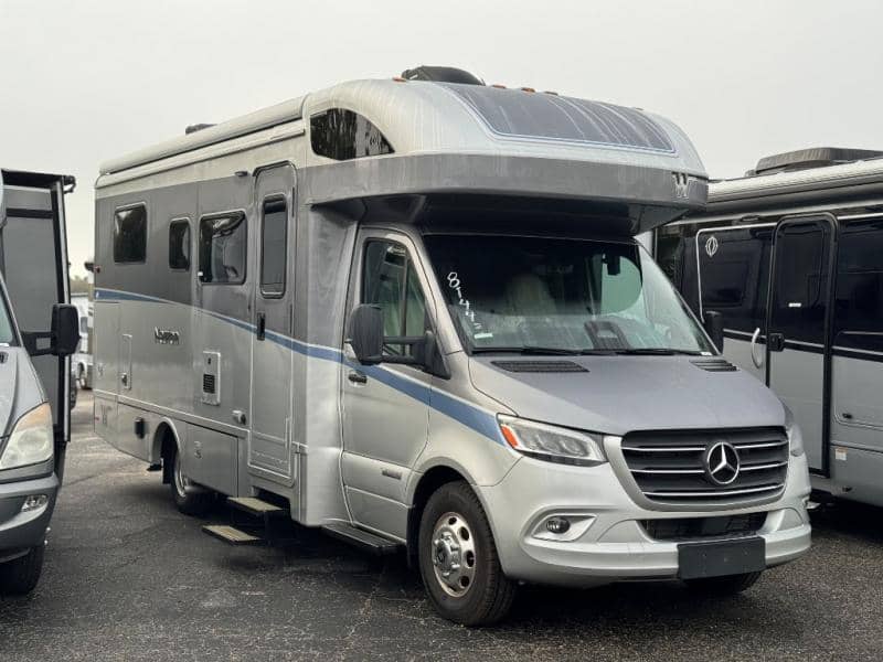 2026 Winnebago 2026 Winnebago Navion - thumbnail 1