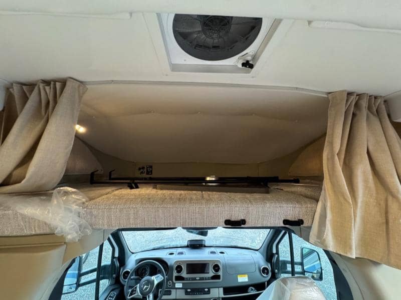 2026 Winnebago 2026 Winnebago Navion - thumbnail 20