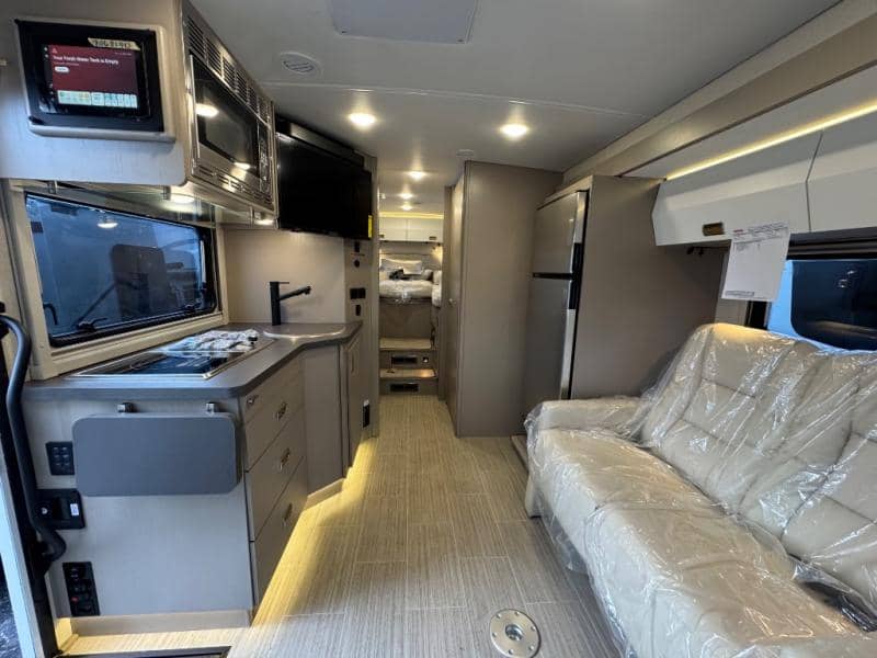 2026 Winnebago 2026 Winnebago Navion - thumbnail 8