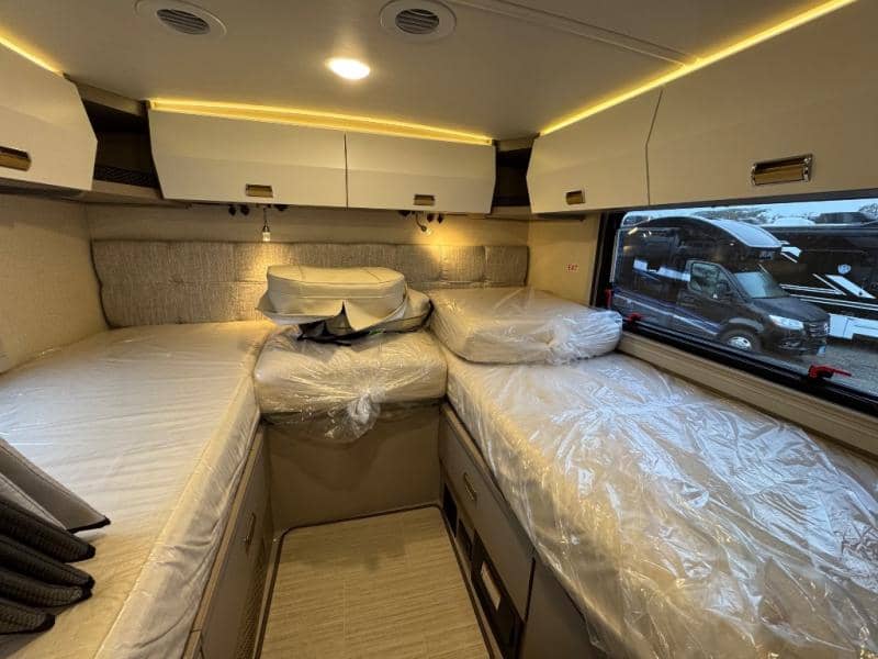 2026 Winnebago 2026 Winnebago Navion - thumbnail 10