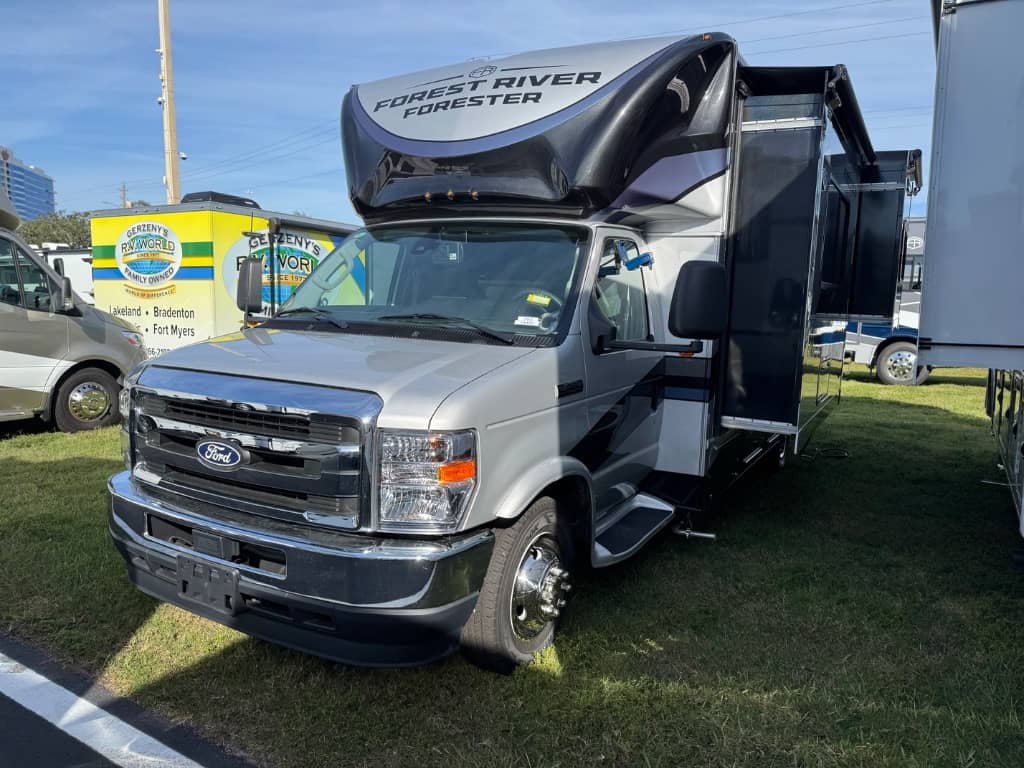 2026 Forest River 2026 Forest River Forester Classic - thumbnail 3