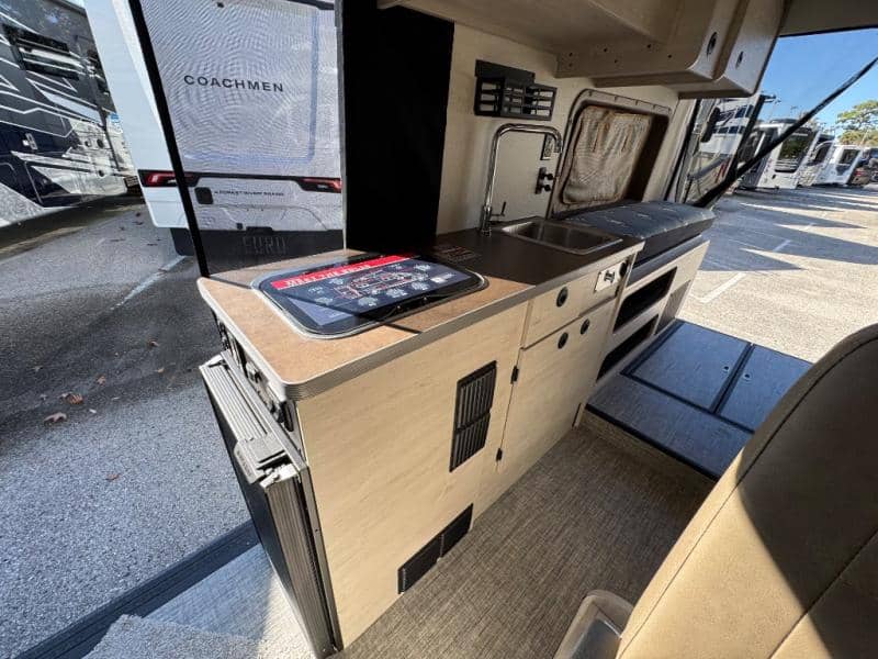 2026 Winnebago 2026 Winnebago Solis - thumbnail 11