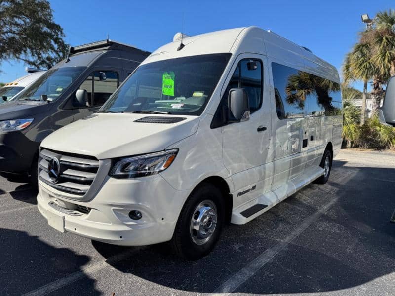 2026 Pleasure-Way 2026 Pleasure-Way Plateau - thumbnail 3