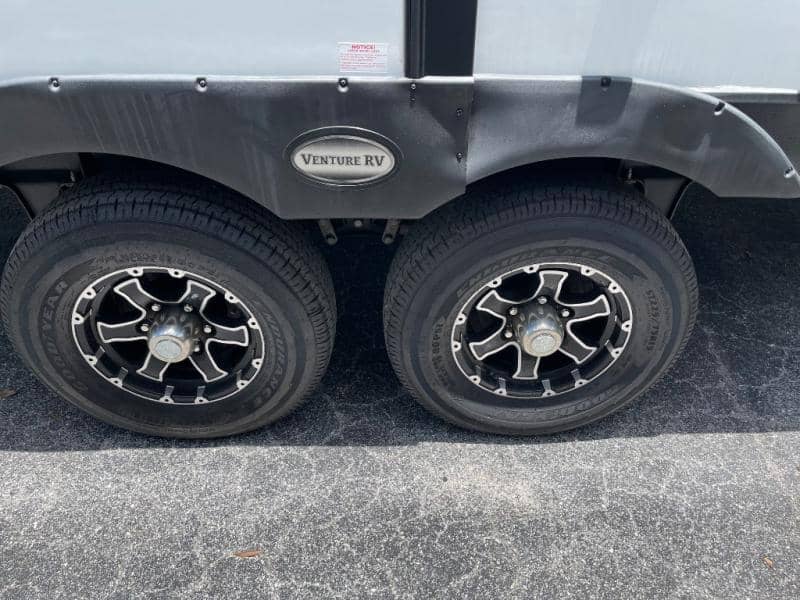 2024 Venture RV 2024 Venture RV SportTrek - thumbnail 14