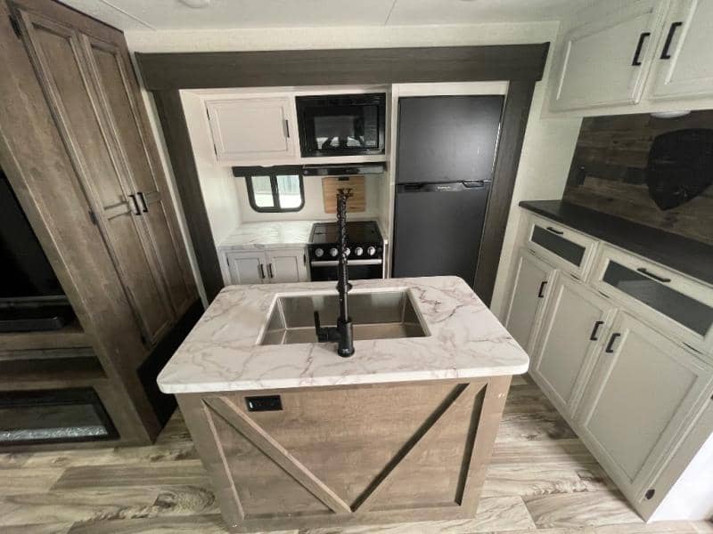 2024 Venture RV 2024 Venture RV SportTrek - thumbnail 17