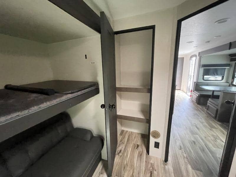 2024 Venture RV 2024 Venture RV SportTrek - thumbnail 23