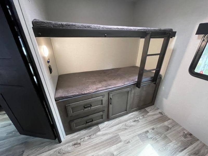 2024 Venture RV 2024 Venture RV SportTrek - thumbnail 25