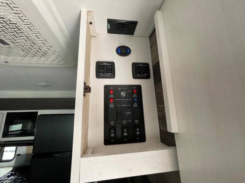 2024 Venture RV 2024 Venture RV SportTrek - thumbnail 51