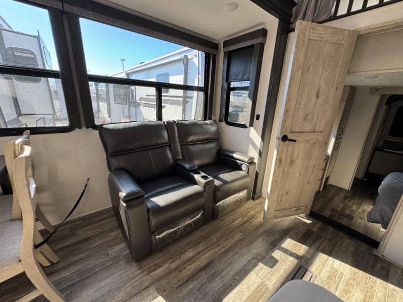 2023 Keystone RV 2023 Keystone RV Avalanche - thumbnail 17