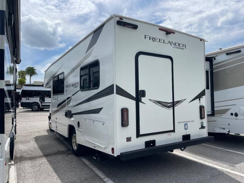 2024 Coachmen 2024 Coachmen Freelander - thumbnail 6