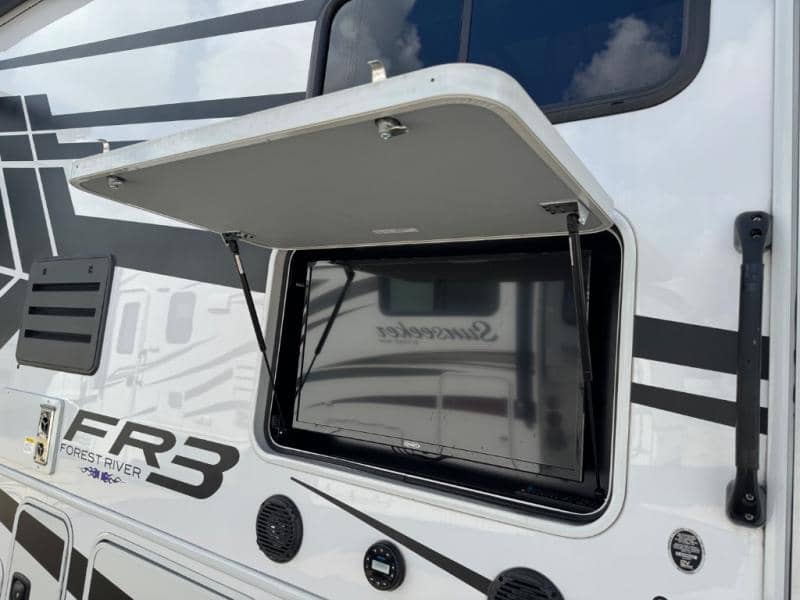 2023 Forest River 2023 Forest River FR3 - thumbnail 6