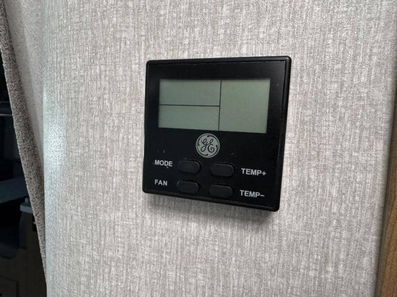 2024 Coachmen 2024 Coachmen Leprechaun - thumbnail 24