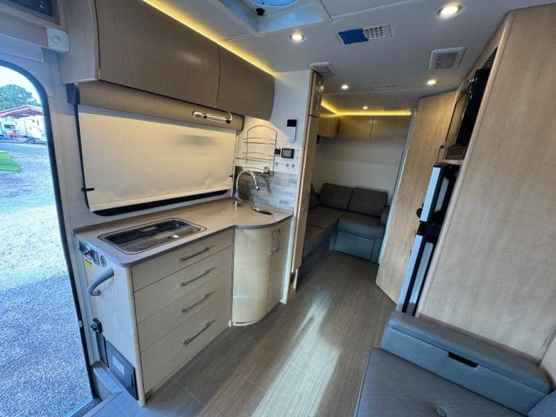 2020 Leisure Travel Vans 2020 Leisure Travel Vans Unity - thumbnail 14