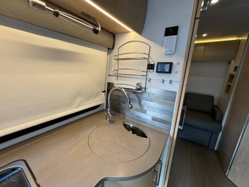 2020 Leisure Travel Vans 2020 Leisure Travel Vans Unity - thumbnail 15