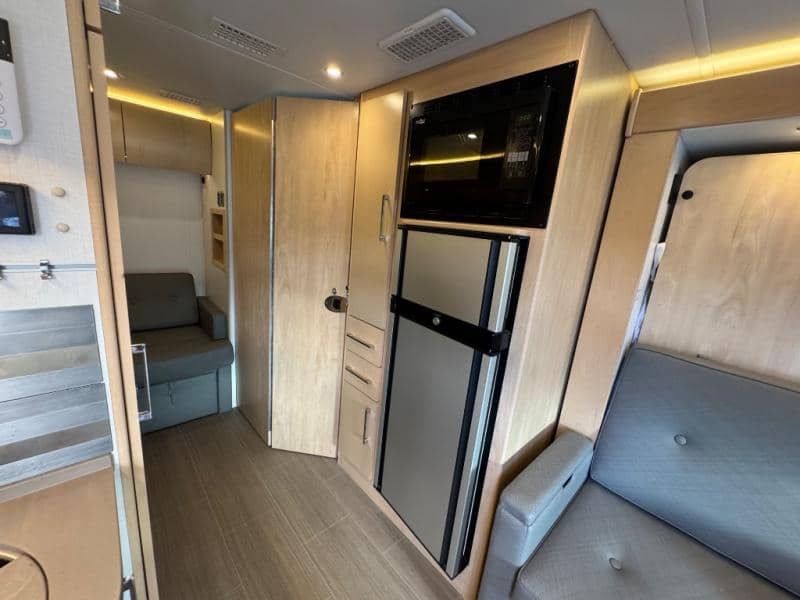 2020 Leisure Travel Vans 2020 Leisure Travel Vans Unity - thumbnail 21