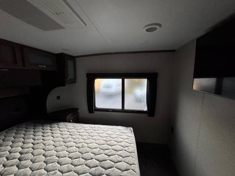 2019 Dutchmen 2019 Dutchmen Voltage - thumbnail 12