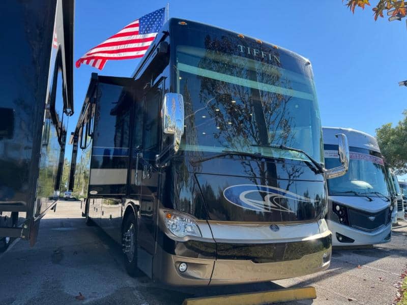 2018 Tiffin Motorhomes 2018 Tiffin Motorhomes Allegro Bus - thumbnail 1