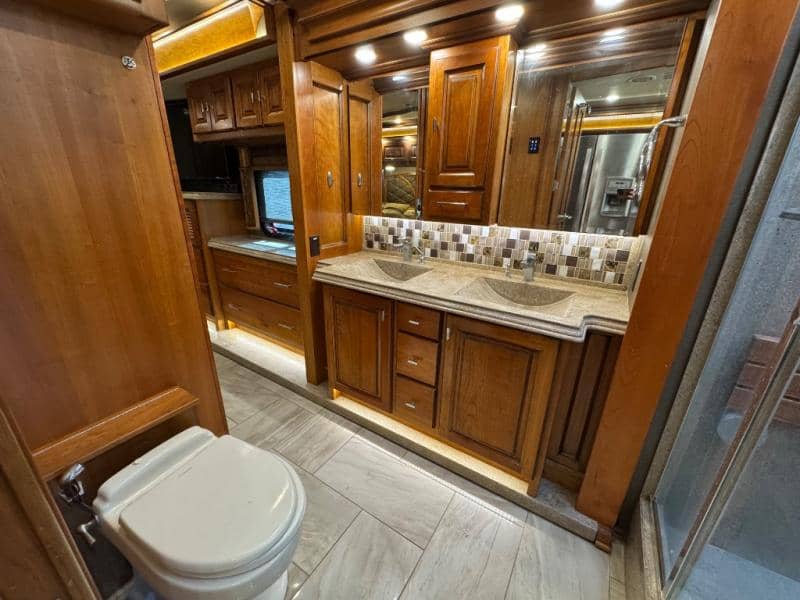 2018 Tiffin Motorhomes 2018 Tiffin Motorhomes Allegro Bus - thumbnail 31