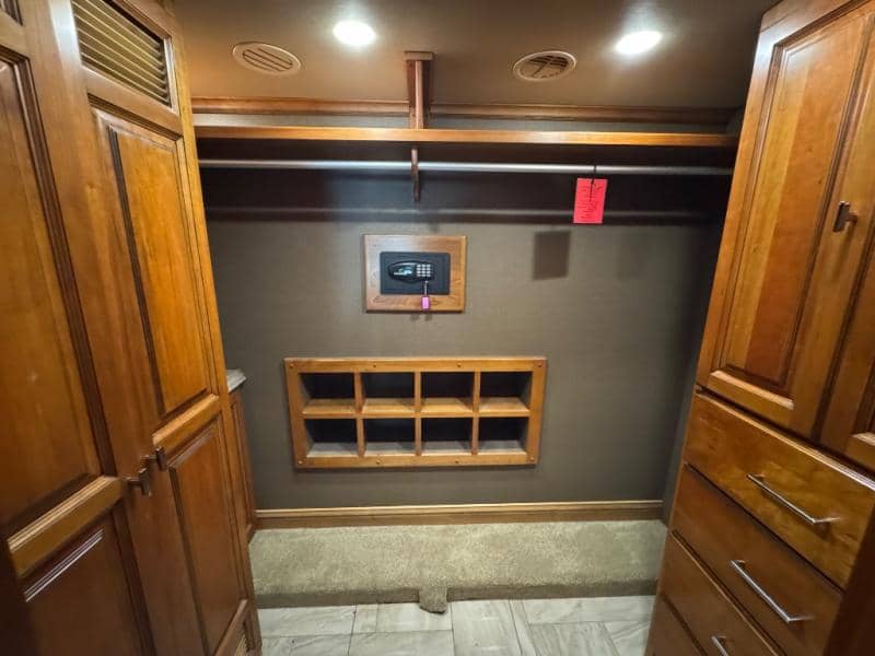 2018 Tiffin Motorhomes 2018 Tiffin Motorhomes Allegro Bus - thumbnail 42