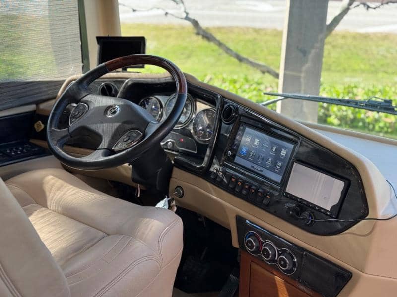 2018 Tiffin Motorhomes 2018 Tiffin Motorhomes Allegro Bus - thumbnail 8