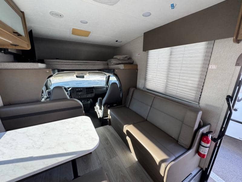 2024 Coachmen 2024 Coachmen Leprechaun - thumbnail 12