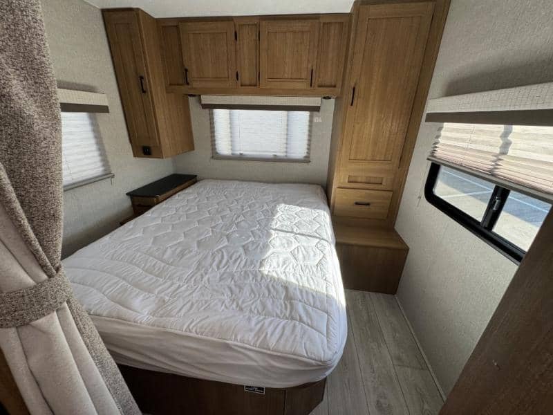 2024 Coachmen 2024 Coachmen Leprechaun - thumbnail 17