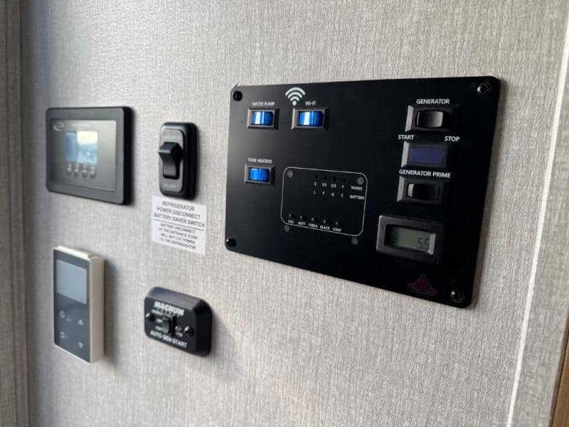 2024 Coachmen 2024 Coachmen Leprechaun - thumbnail 20