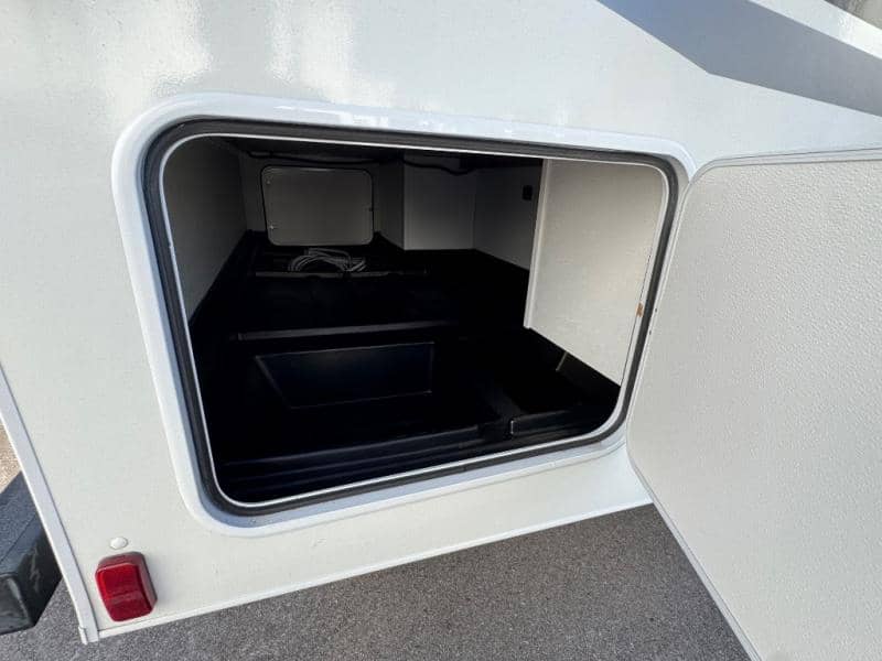 2024 Coachmen 2024 Coachmen Leprechaun - thumbnail 6