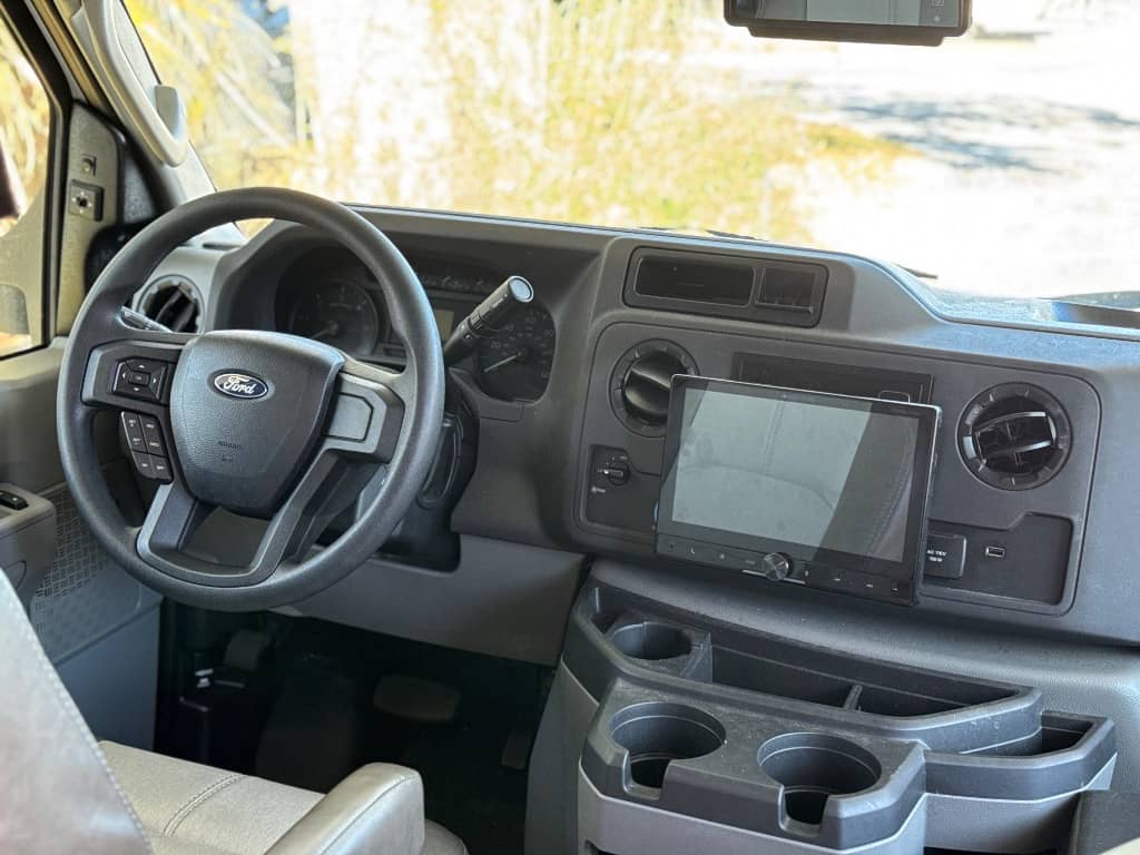 2025 Coachmen 2025 Coachmen Leprechaun - thumbnail 5