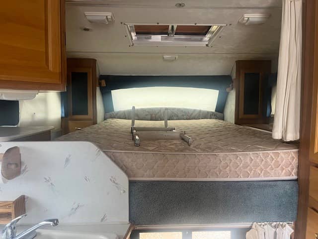 2002 Lance 2002 Lance Lance - thumbnail 4