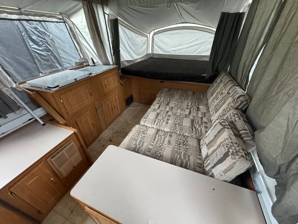 2003 Keystone RV 2003 Keystone RV Coleman Gran Tour - thumbnail 5