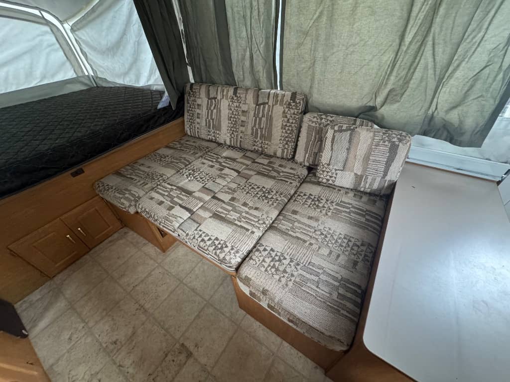 2003 Keystone RV 2003 Keystone RV Coleman Gran Tour - thumbnail 6