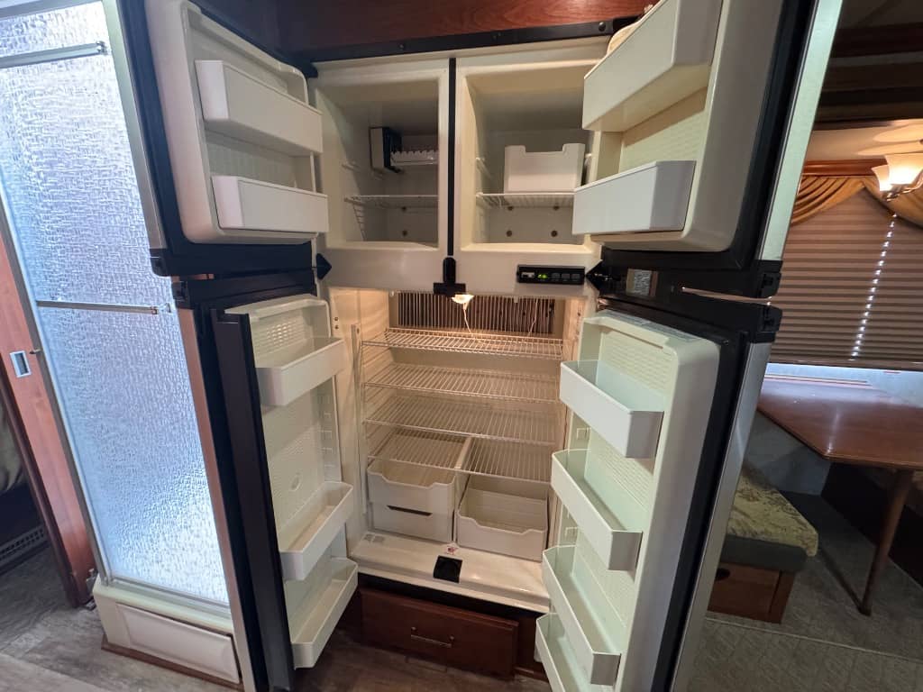 2005 Fleetwood 2005 Fleetwood Providence - thumbnail 10