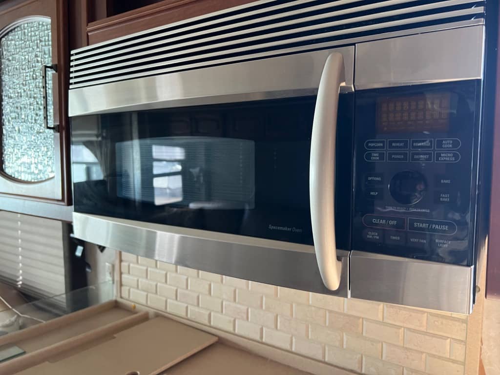 2005 Fleetwood 2005 Fleetwood Providence - thumbnail 25