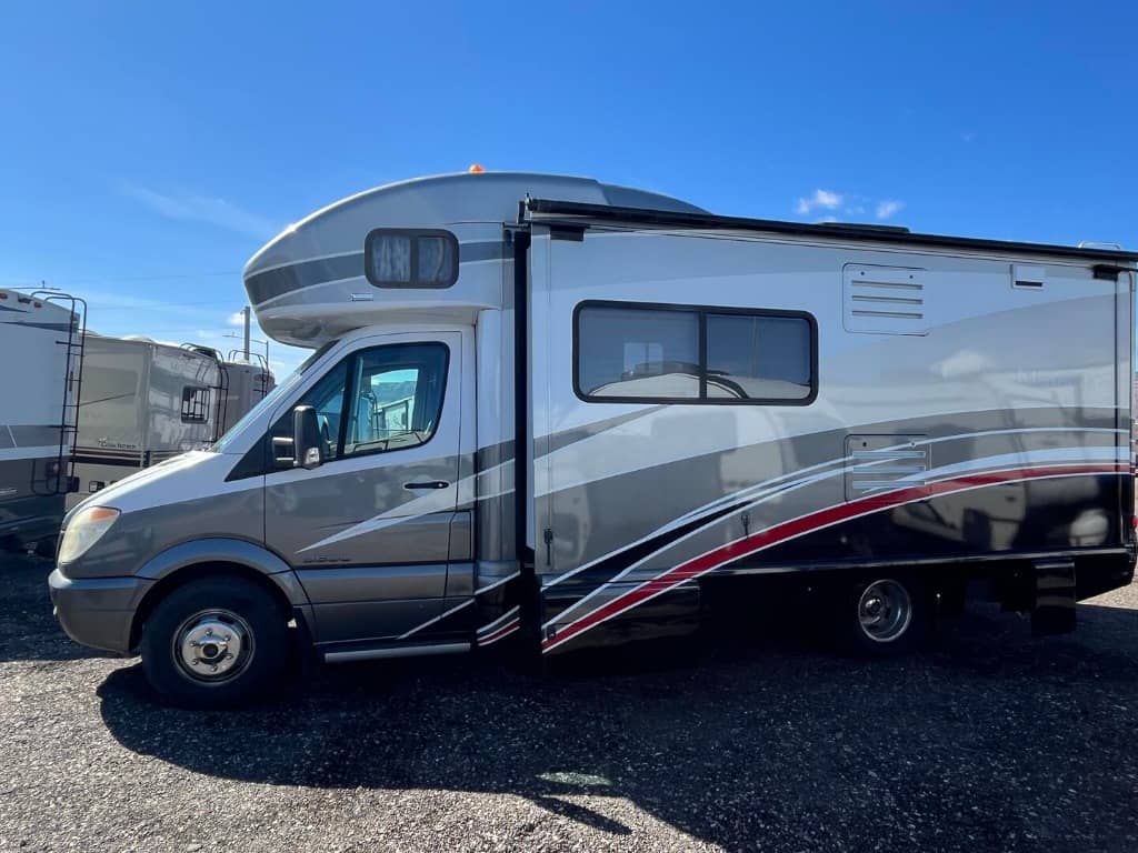2010 Itasca 2010 Itasca Navion - thumbnail 3