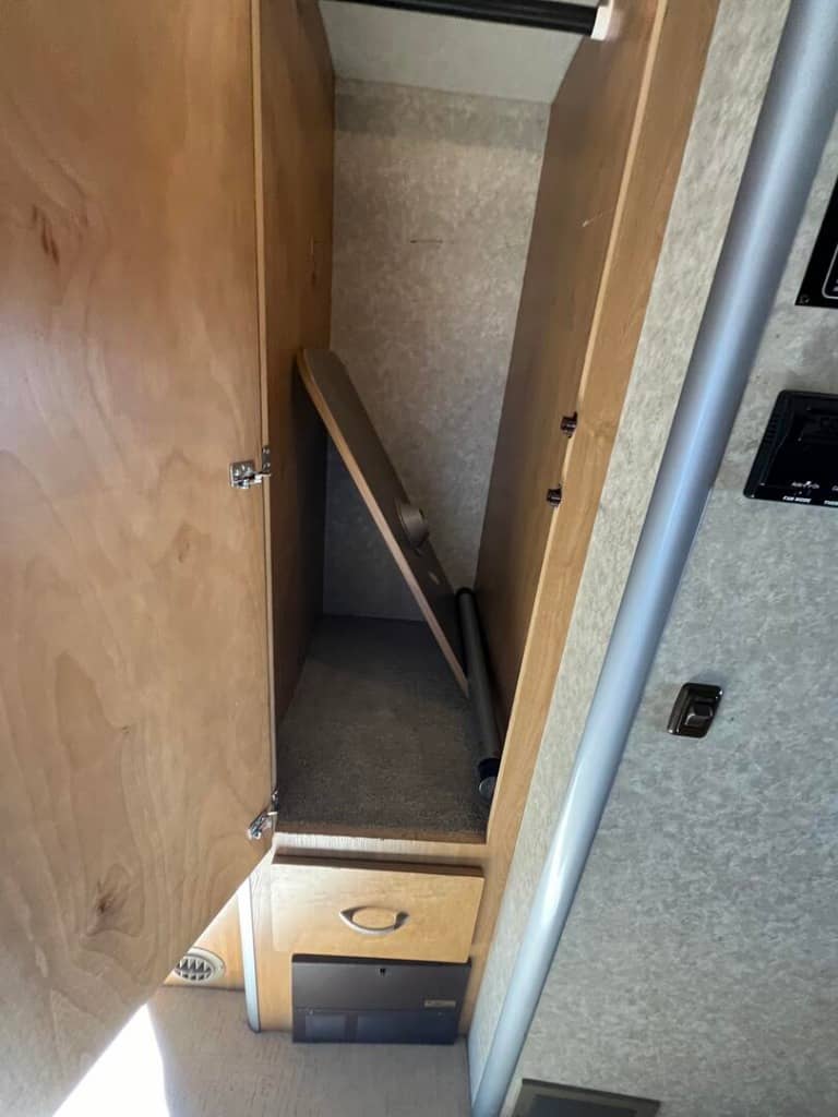 2010 Itasca 2010 Itasca Navion - thumbnail 15