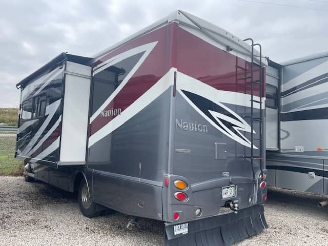 2015 Winnebago 2015 Winnebago Navion - thumbnail 3