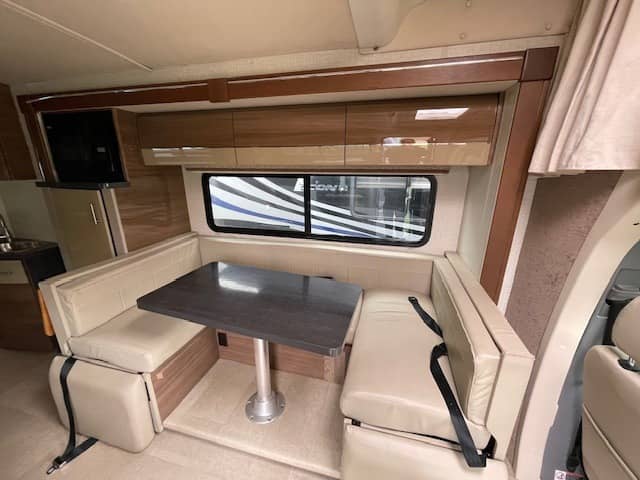 2015 Winnebago 2015 Winnebago Navion - thumbnail 6